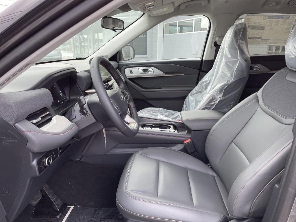 new 2025 Ford Explorer car, priced at $45,086