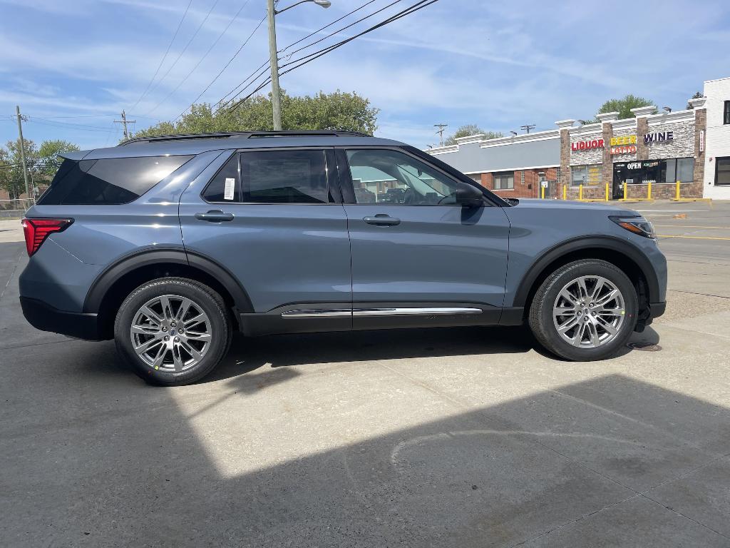 new 2025 Ford Explorer car, priced at $45,895