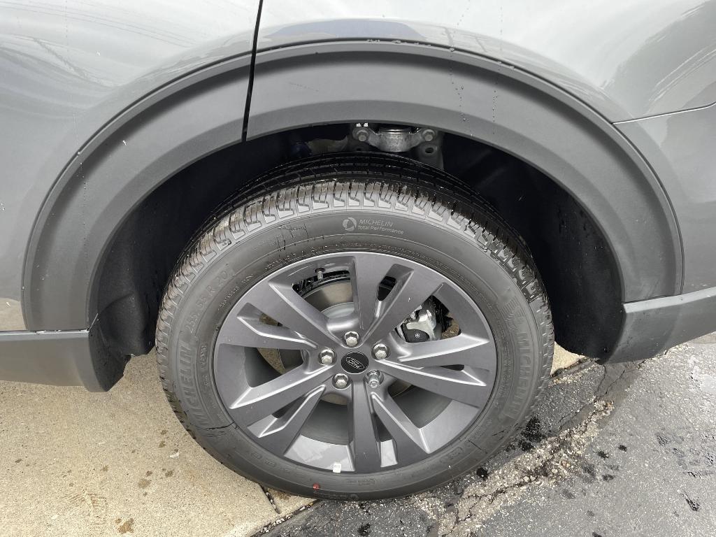 new 2025 Ford Explorer car, priced at $45,132