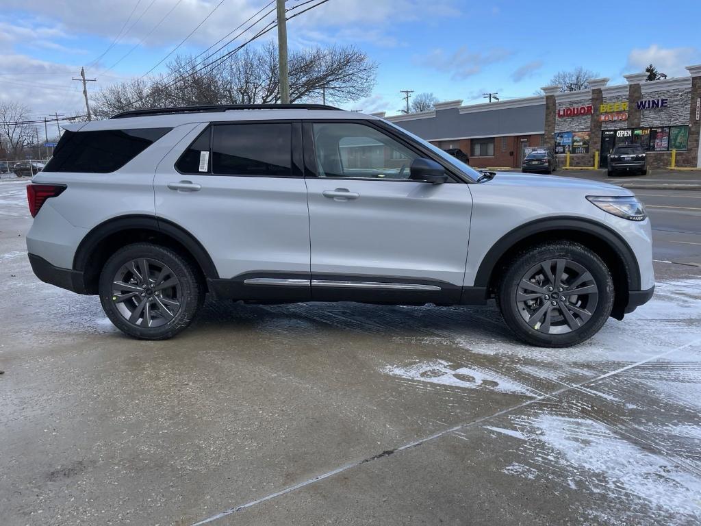 new 2025 Ford Explorer car, priced at $45,086