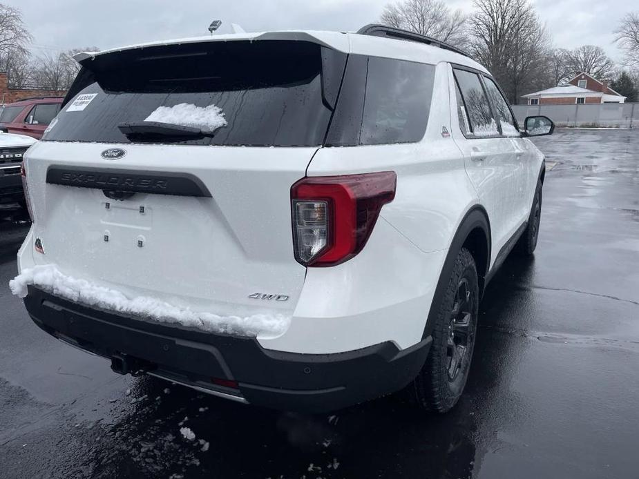 new 2024 Ford Explorer car, priced at $50,377