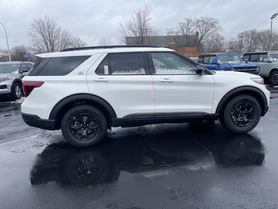 new 2024 Ford Explorer car, priced at $50,377