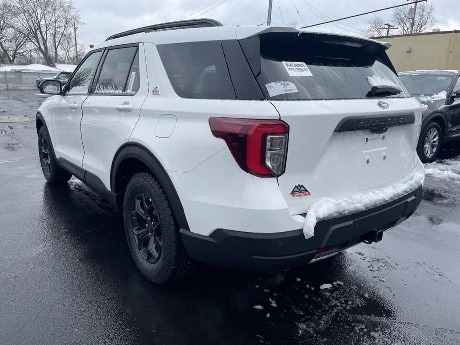 new 2024 Ford Explorer car, priced at $50,377