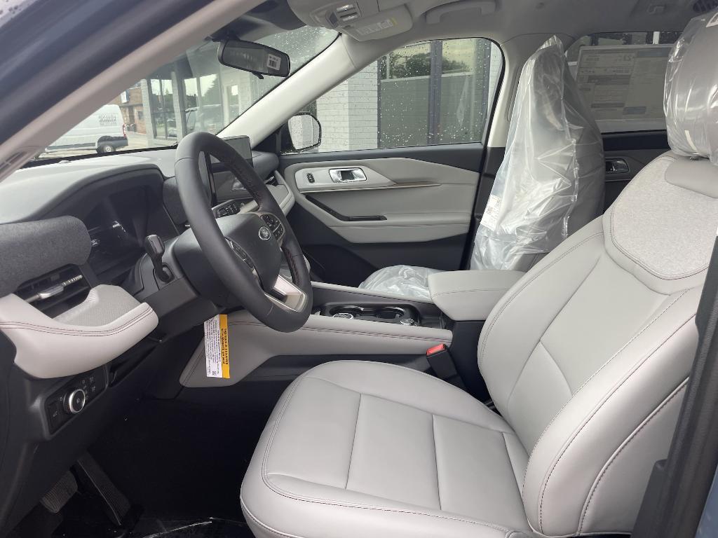 new 2025 Ford Explorer car, priced at $45,576