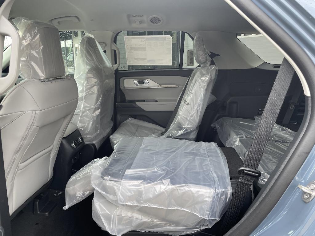new 2025 Ford Explorer car, priced at $45,576