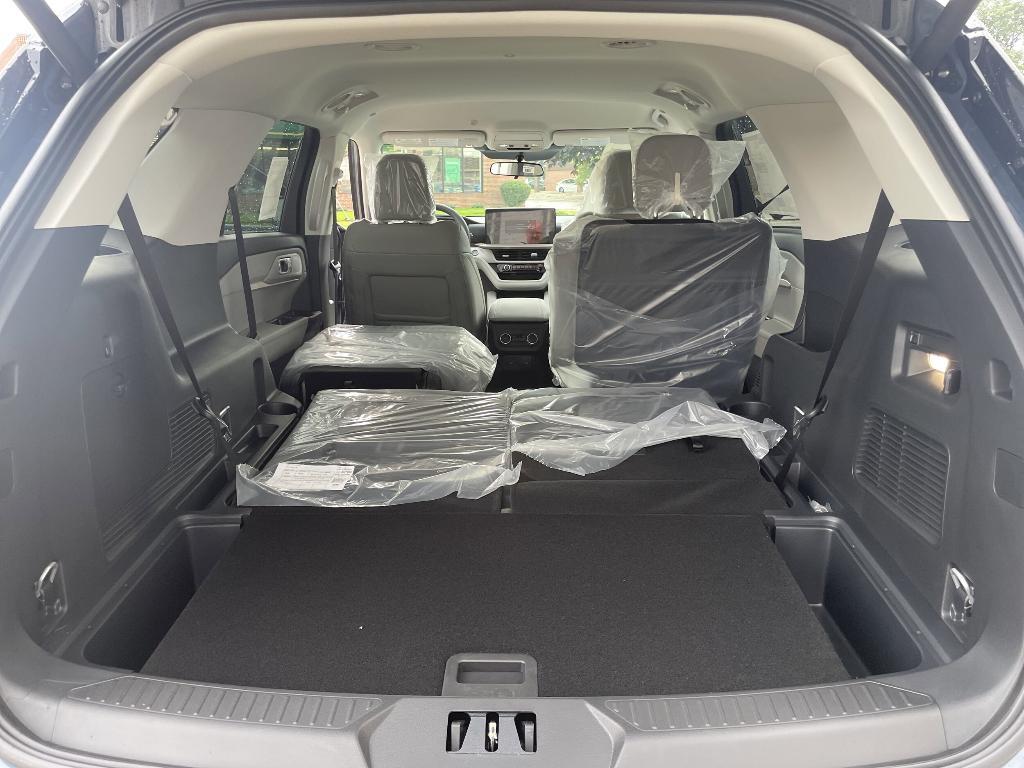 new 2025 Ford Explorer car, priced at $45,576