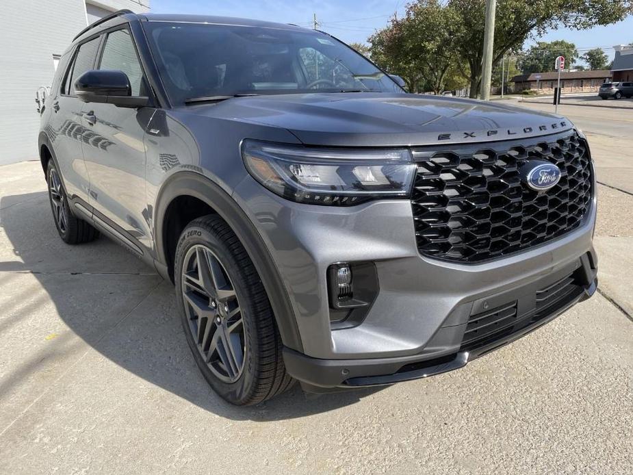 new 2025 Ford Explorer car, priced at $49,975