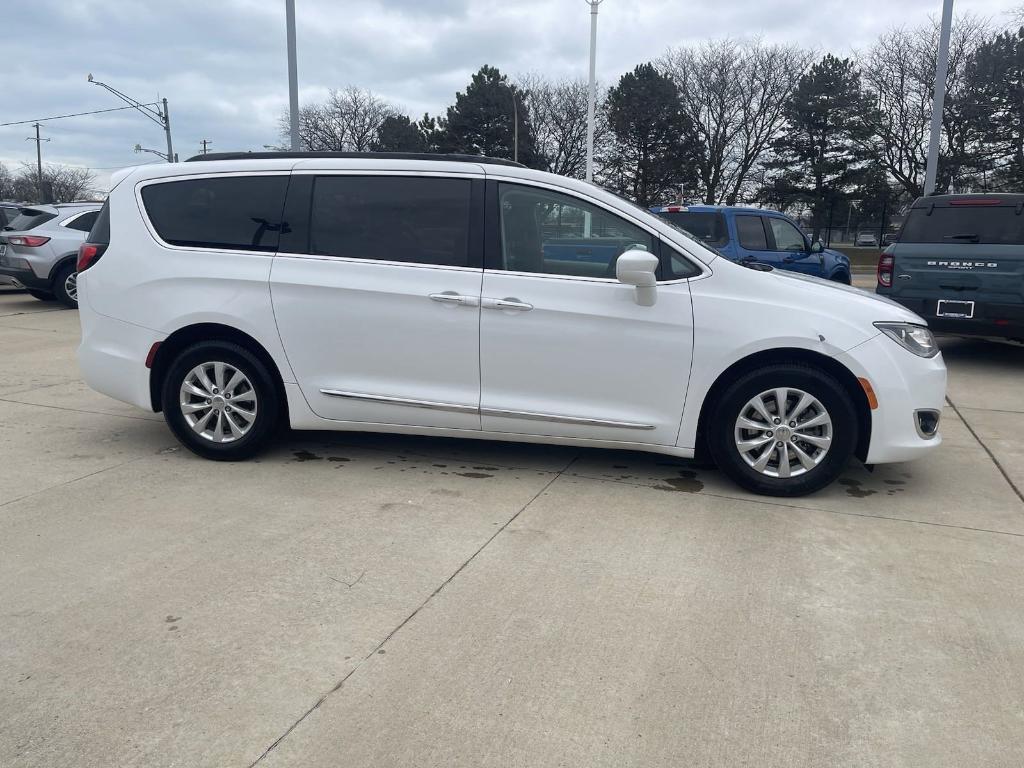 used 2017 Chrysler Pacifica car, priced at $11,999