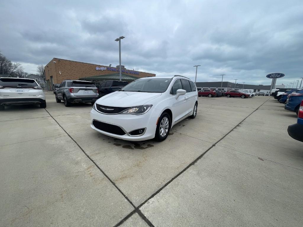 used 2017 Chrysler Pacifica car, priced at $11,999