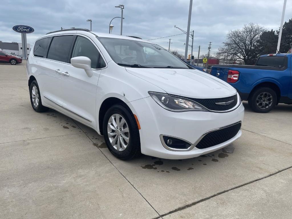 used 2017 Chrysler Pacifica car, priced at $11,999