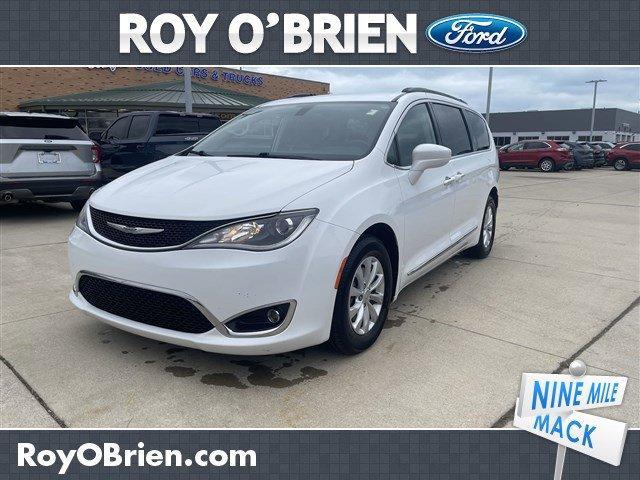 used 2017 Chrysler Pacifica car, priced at $11,999