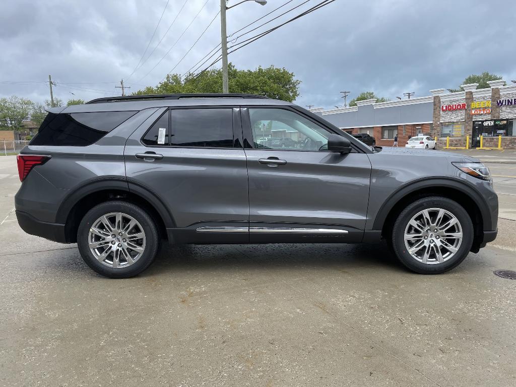 new 2025 Ford Explorer car, priced at $45,304