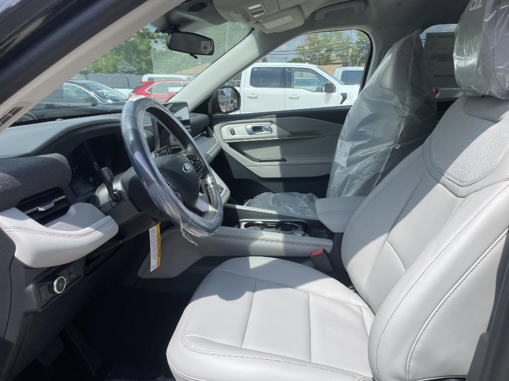 new 2025 Ford Explorer car, priced at $45,872