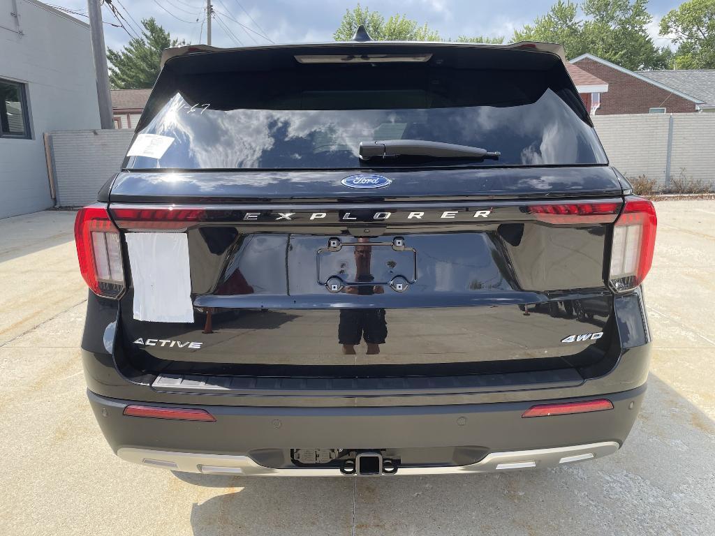 new 2025 Ford Explorer car, priced at $45,872