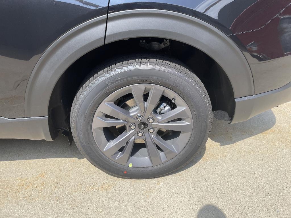 new 2025 Ford Explorer car, priced at $45,872