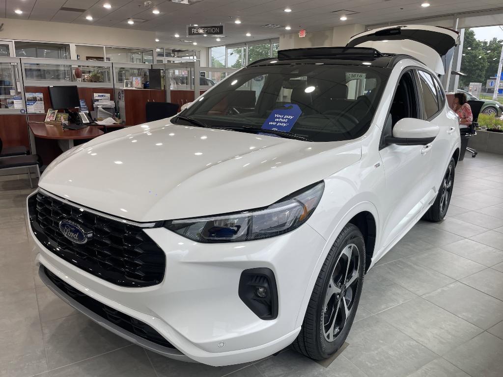 new 2025 Ford Escape car, priced at $40,151