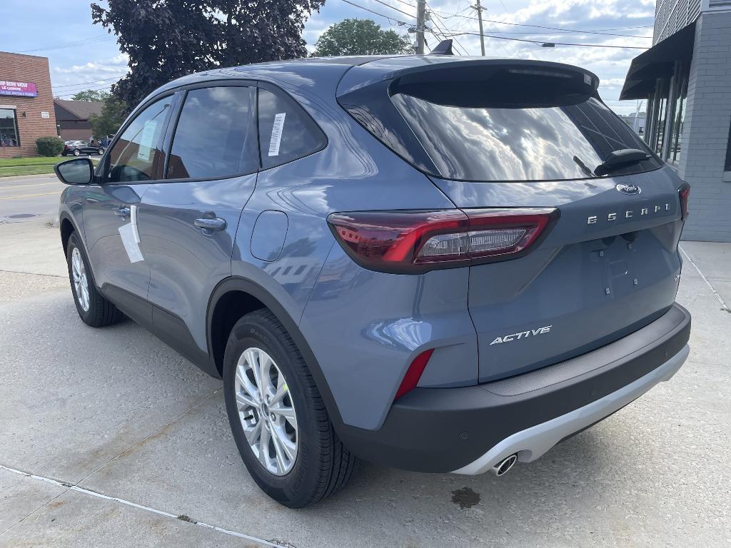 new 2025 Ford Escape car, priced at $33,246