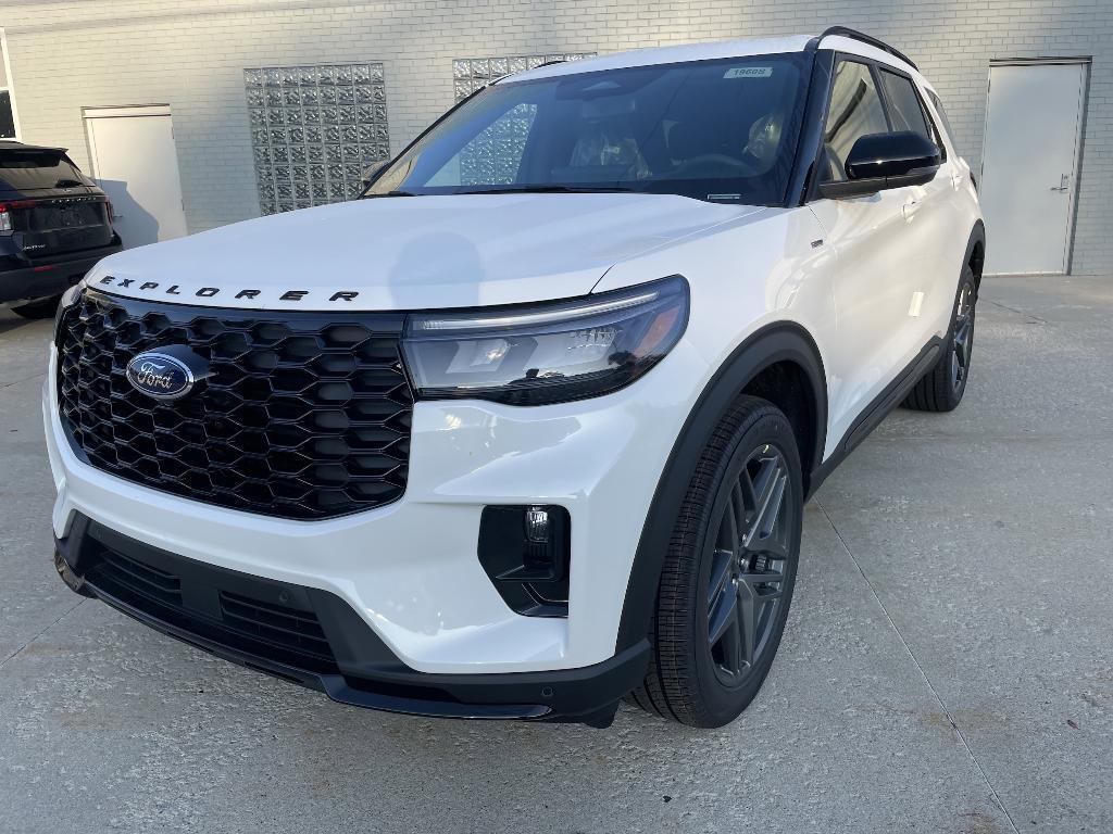 new 2025 Ford Explorer car, priced at $50,567