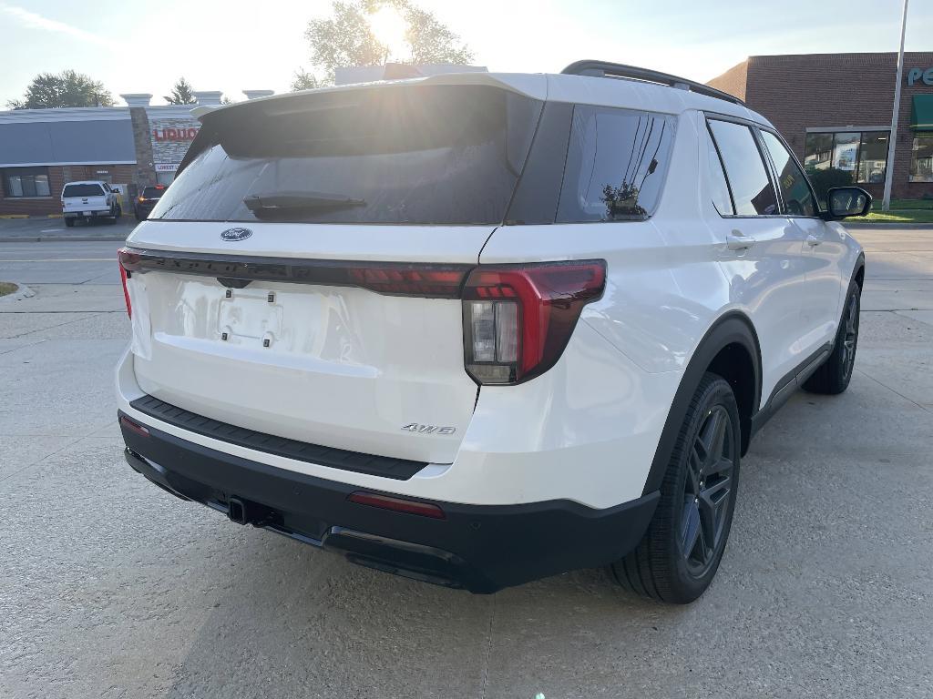 new 2025 Ford Explorer car, priced at $50,567
