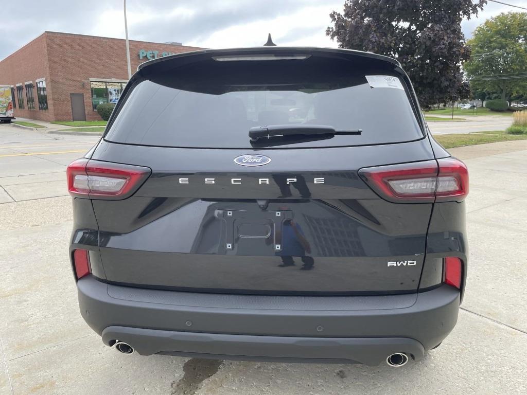 new 2025 Ford Escape car, priced at $32,827