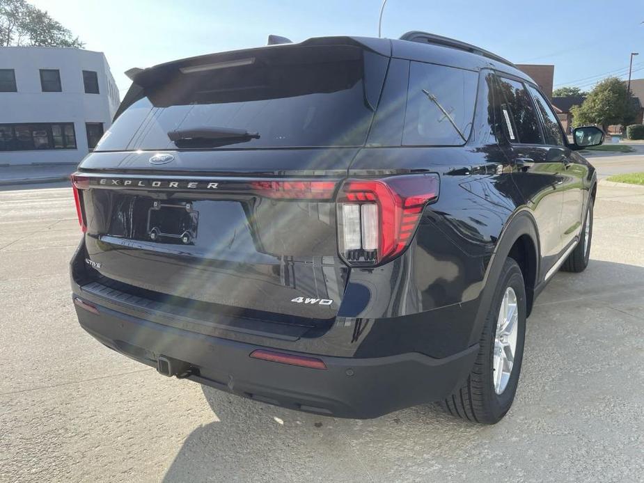 new 2025 Ford Explorer car, priced at $40,659