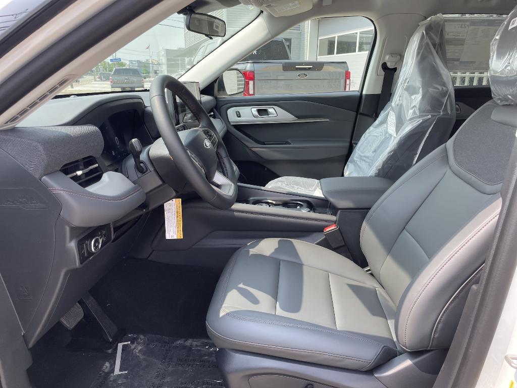 new 2025 Ford Explorer car, priced at $46,222