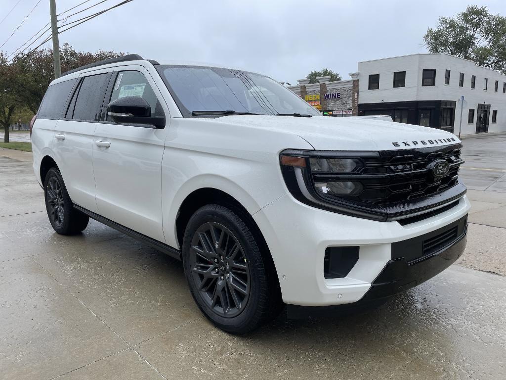 new 2025 Ford Expedition car, priced at $88,745