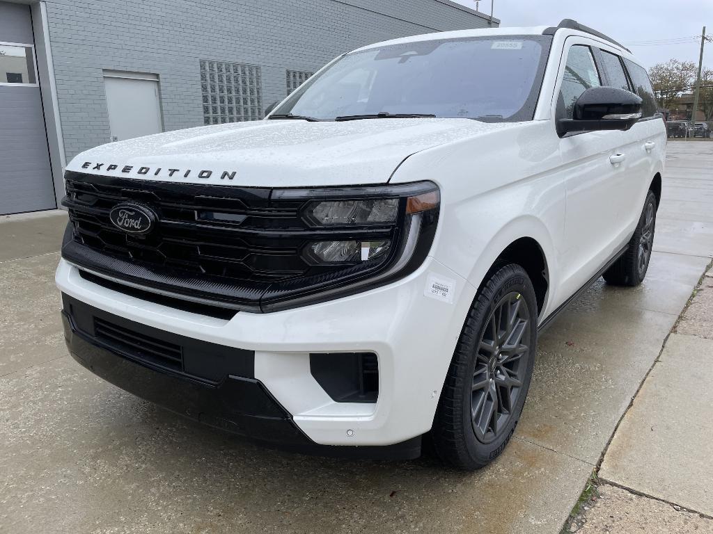 new 2025 Ford Expedition car, priced at $88,745