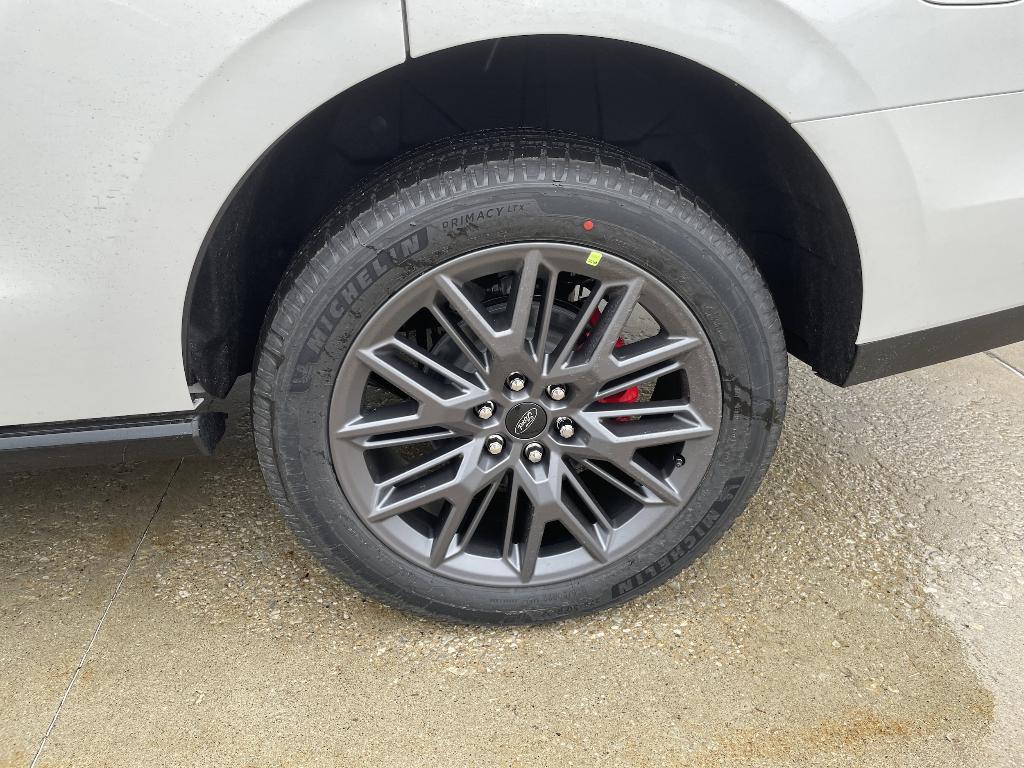 new 2025 Ford Expedition car, priced at $88,745