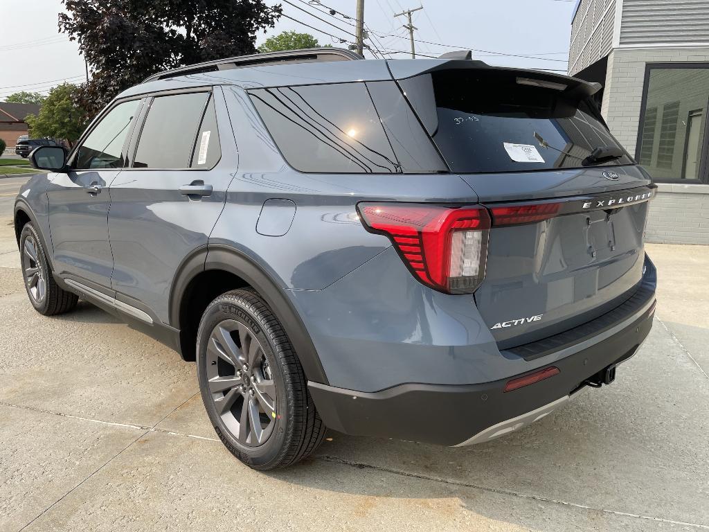 new 2025 Ford Explorer car, priced at $45,873