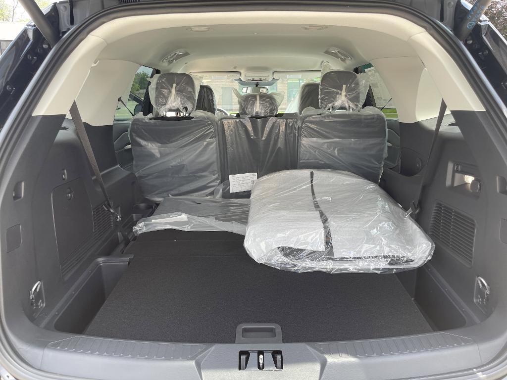 new 2025 Ford Explorer car, priced at $45,838