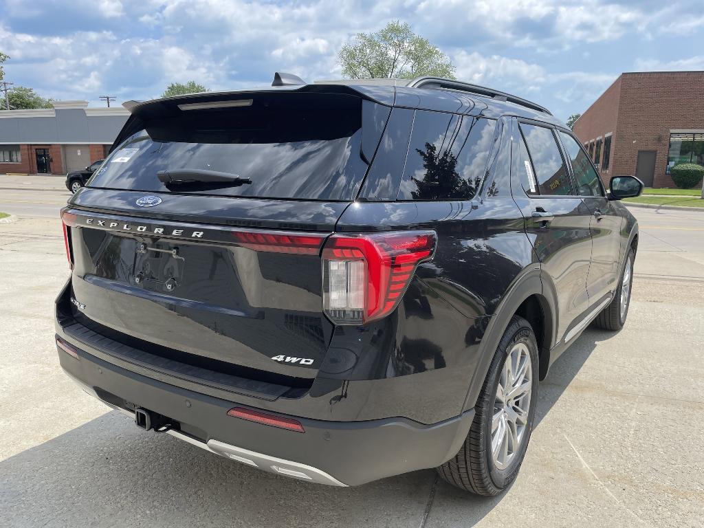 new 2025 Ford Explorer car, priced at $45,838