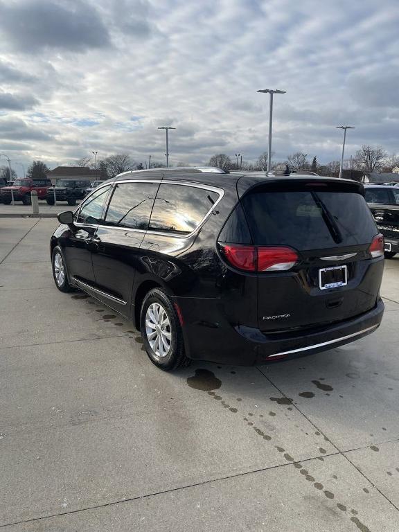 used 2018 Chrysler Pacifica car, priced at $17,995