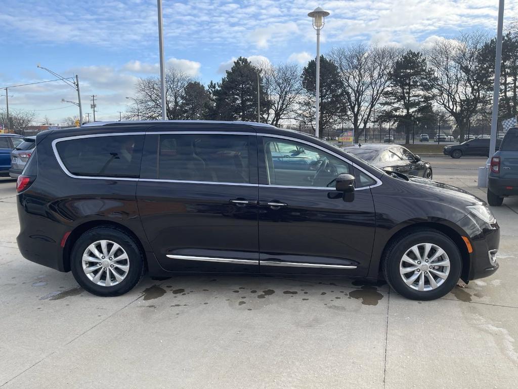 used 2018 Chrysler Pacifica car, priced at $17,995