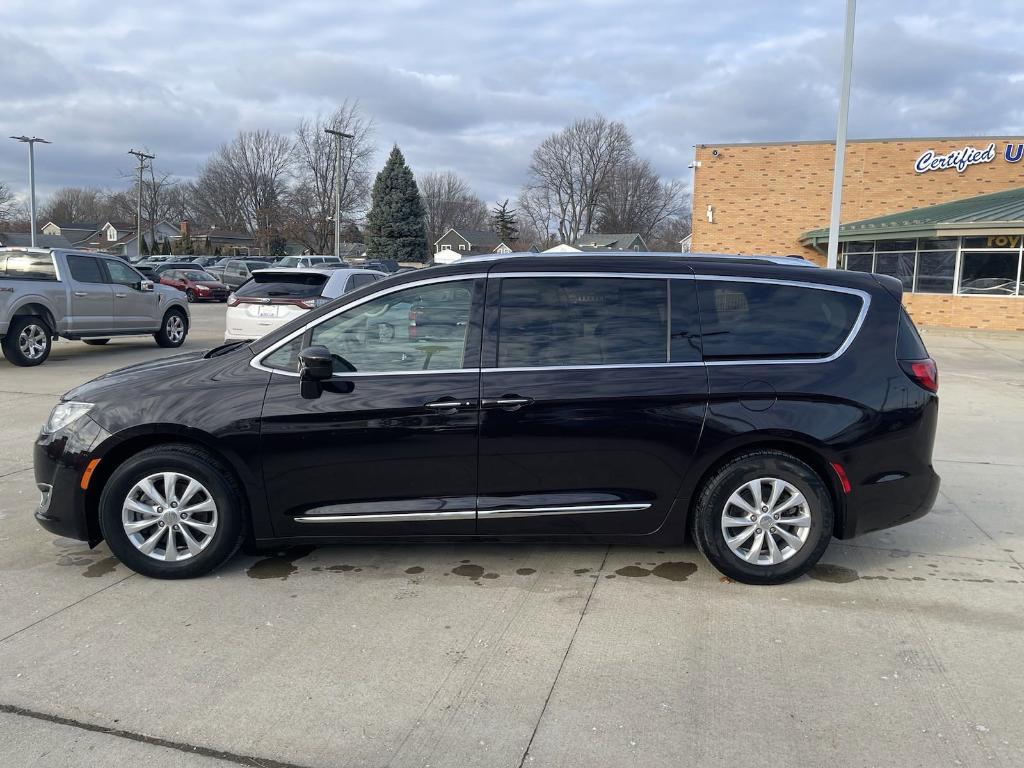 used 2018 Chrysler Pacifica car, priced at $17,995