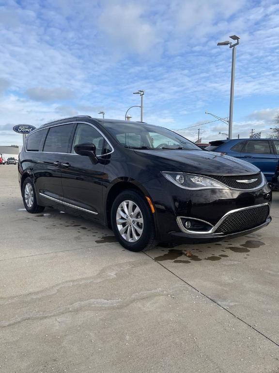 used 2018 Chrysler Pacifica car, priced at $17,995