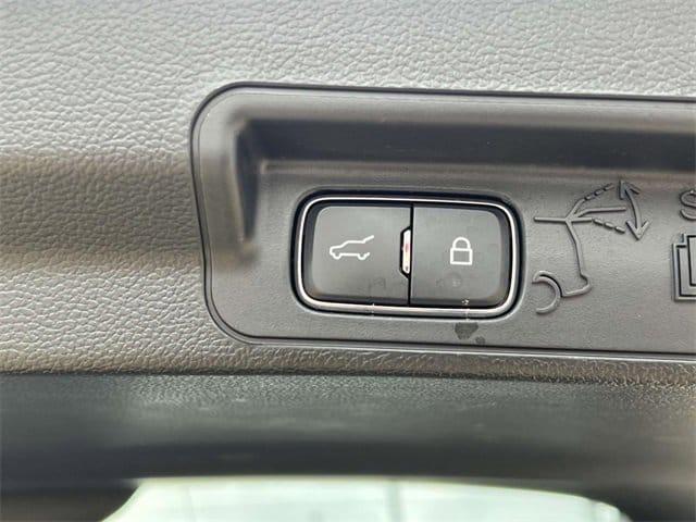 used 2022 Ford Explorer car, priced at $27,900