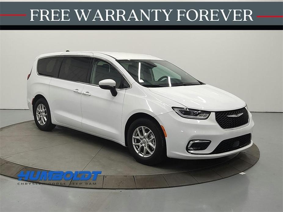 used 2023 Chrysler Pacifica car, priced at $35,987