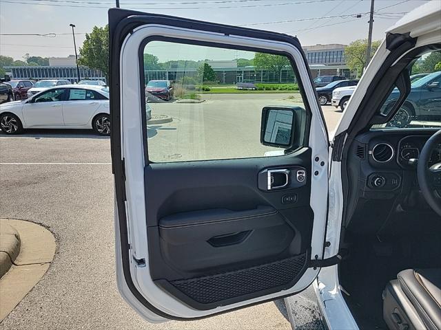new 2025 Jeep Gladiator car, priced at $43,445