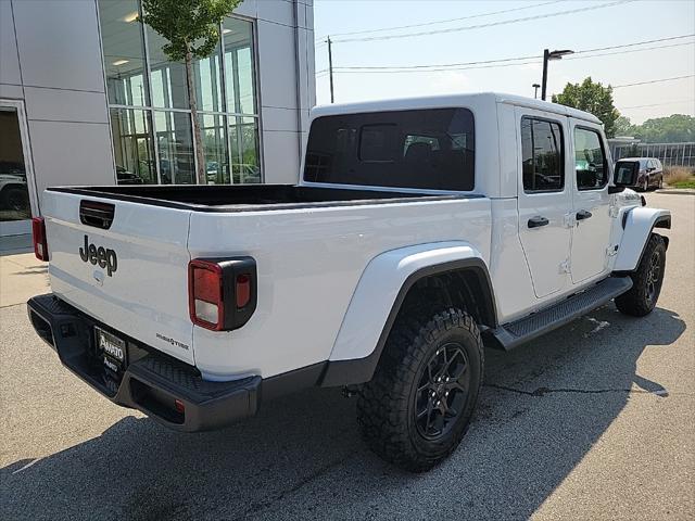 new 2025 Jeep Gladiator car, priced at $43,445