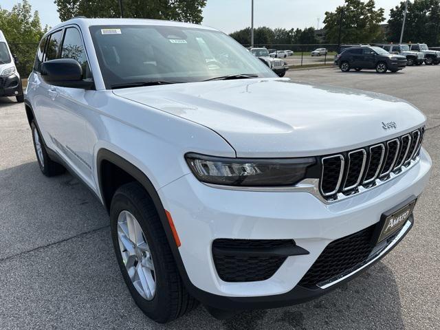 new 2024 Jeep Grand Cherokee car, priced at $33,995