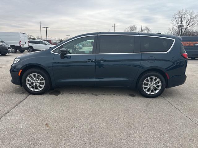 new 2025 Chrysler Pacifica car, priced at $42,774