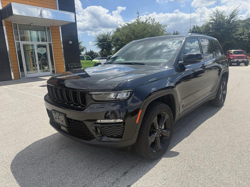 used 2025 Jeep Grand Cherokee car, priced at $41,420