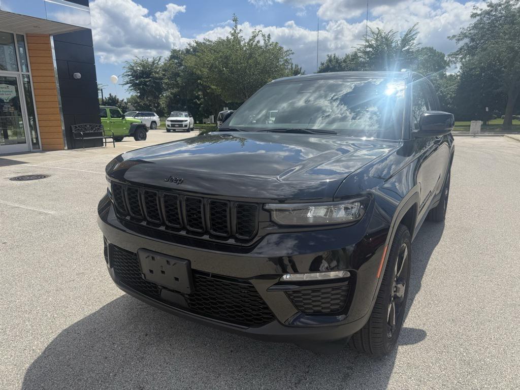used 2025 Jeep Grand Cherokee car, priced at $41,420