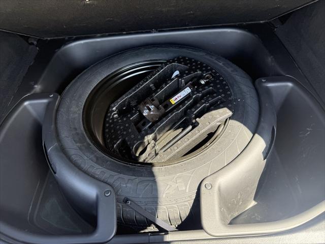 used 2015 Jeep Grand Cherokee car, priced at $17,495