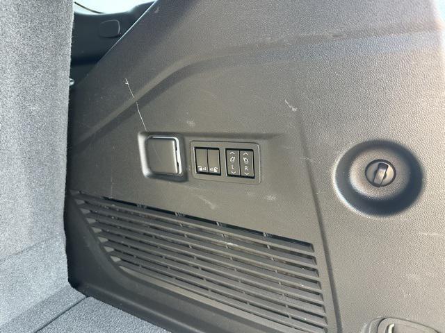 used 2022 GMC Yukon car, priced at $56,557