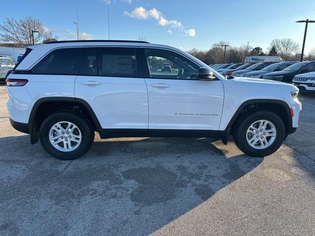 new 2025 Jeep Grand Cherokee car, priced at $34,398