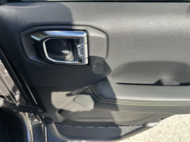 new 2025 Jeep Gladiator car, priced at $44,697