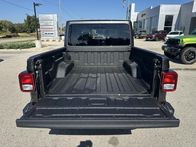 new 2025 Jeep Gladiator car, priced at $44,697
