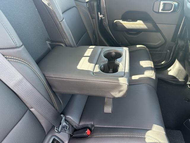 new 2025 Jeep Gladiator car, priced at $44,697